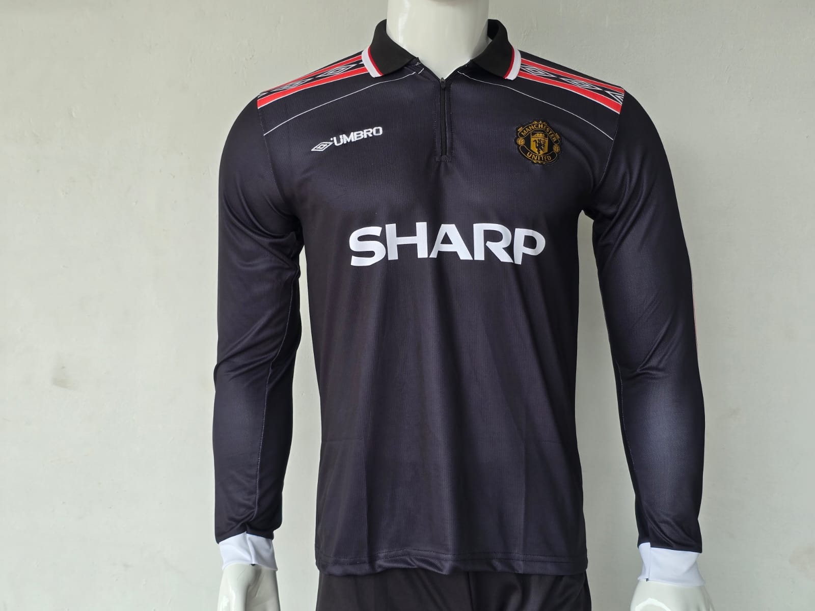 Man Utd 1998–99 away  (BECKHAM) - View 1
